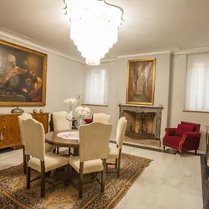Martins De Luxe Apart-hotel